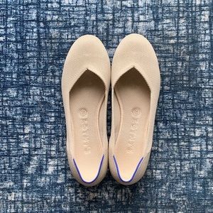 EUC Rothy’s Flats in Ecru size 9